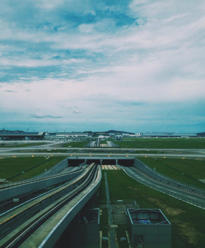 Excavación profunda y explanación para Terminal Aeroportuaria y Pistas