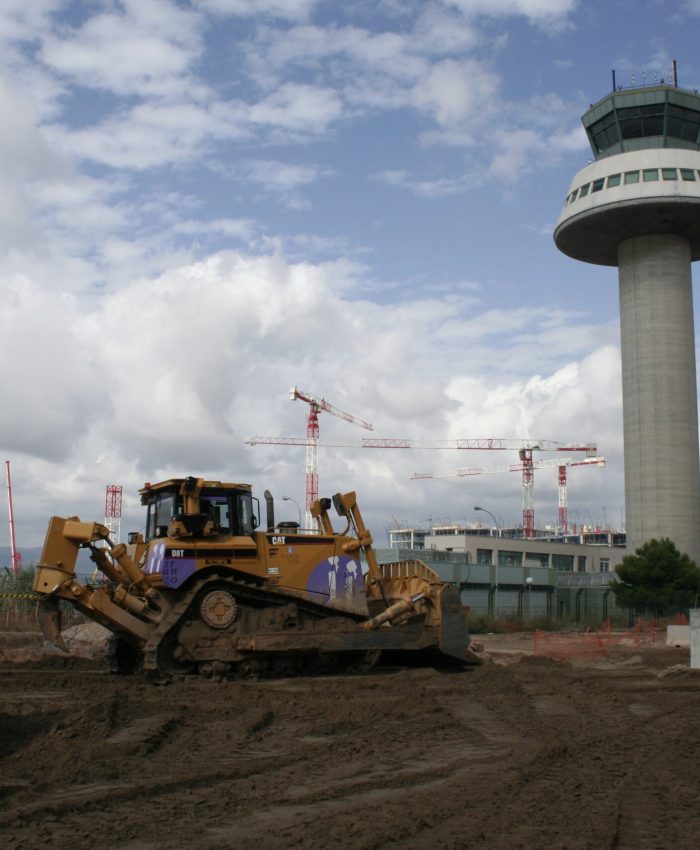 Excavación profunda y explanación para Aeropuerto T1